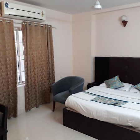 Seaqueen Residency Hotel Madras Buitenkant foto
