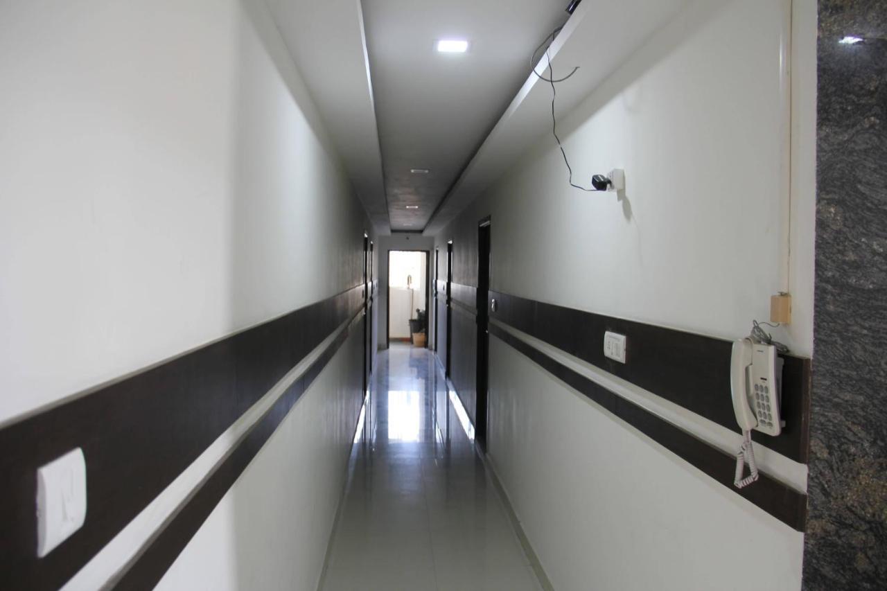 Seaqueen Residency Hotel Madras Buitenkant foto
