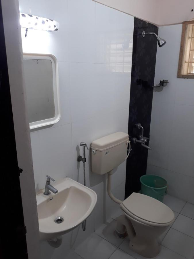 Seaqueen Residency Hotel Madras Buitenkant foto