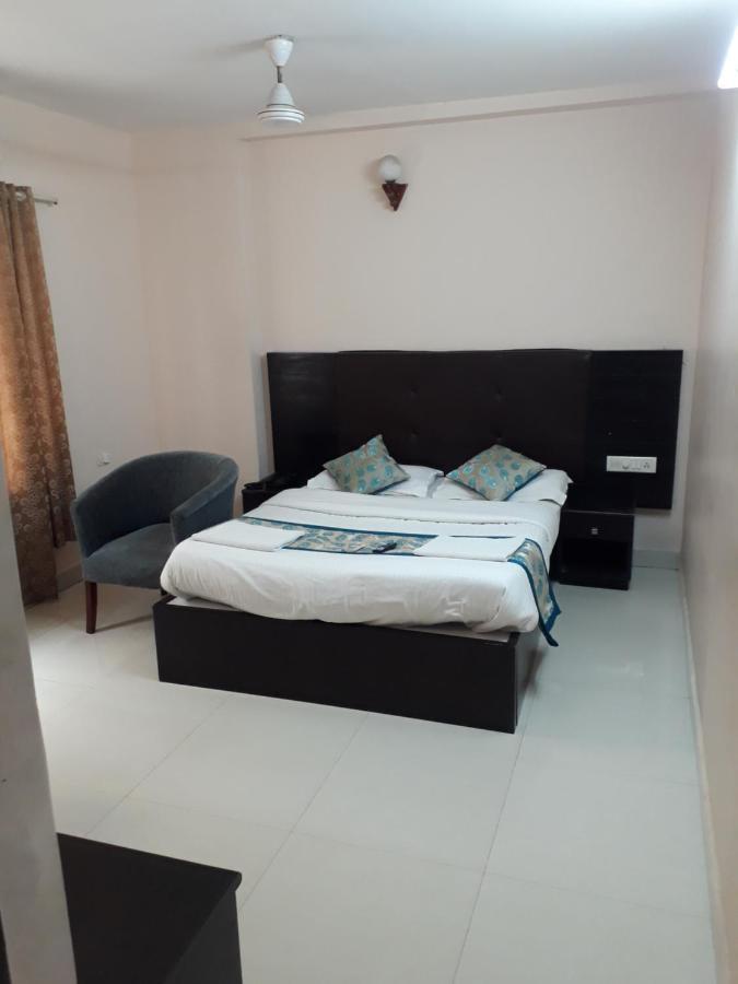 Seaqueen Residency Hotel Madras Buitenkant foto