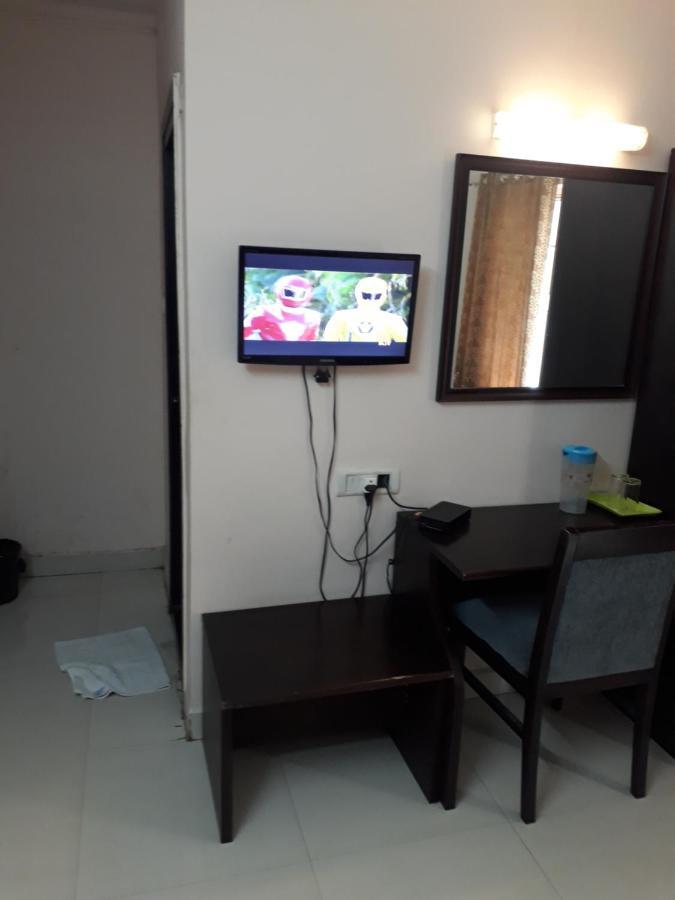 Seaqueen Residency Hotel Madras Buitenkant foto