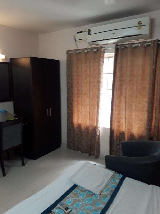 Seaqueen Residency Hotel Madras Buitenkant foto