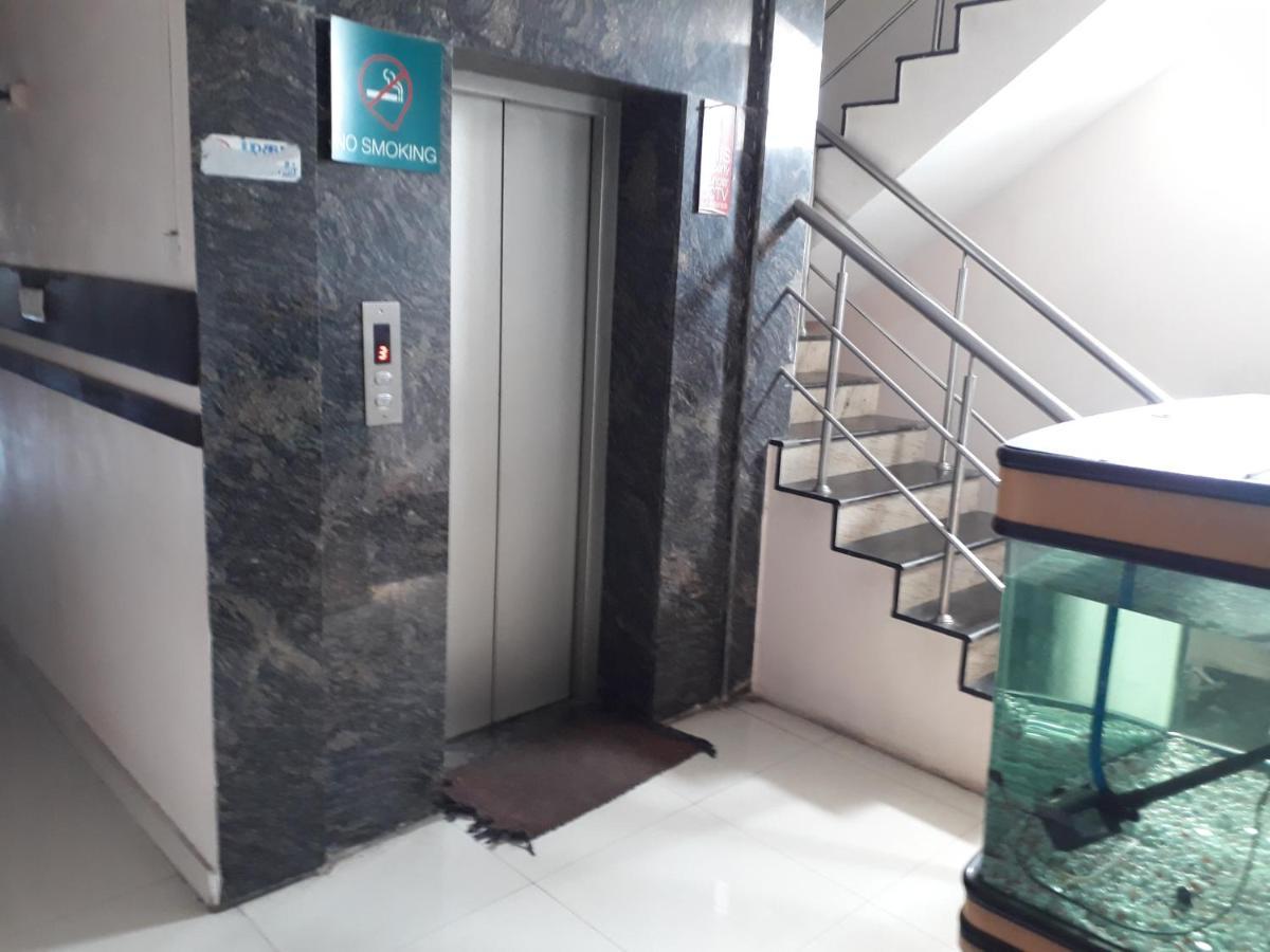 Seaqueen Residency Hotel Madras Buitenkant foto