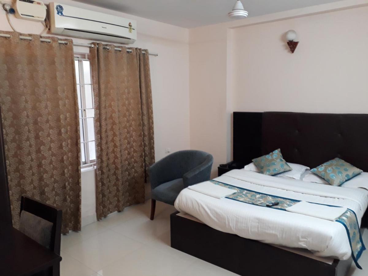 Seaqueen Residency Hotel Madras Buitenkant foto